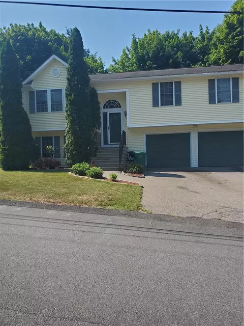 91 Oregon Ave, Woonsocket, RI 02895 photo 2