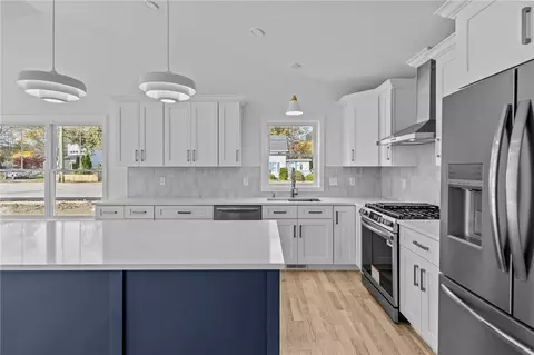 Kitchen - 700 Sandy Ln #9, Warwick, RI 02889 photo 5 of 6
