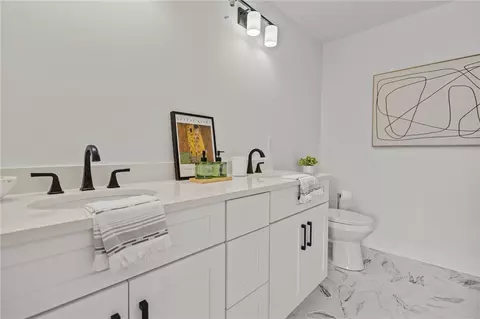 Bath - 700 Sandy Ln #9, Warwick, RI 02889 photo 3 of 9