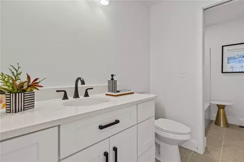 Bath - 700 Sandy Ln #9, Warwick, RI 02889 photo 1 of 9