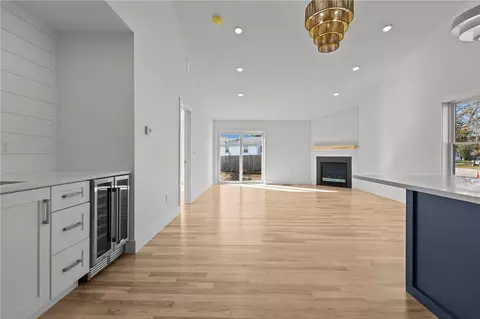Living - 700 Sandy Ln #9, Warwick, RI 02889 photo 3 of 4