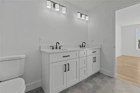 Bath - 700 Sandy Ln #9, Warwick, RI 02889 photo 7 of 9