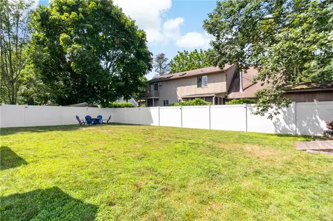 57 Vanstone Ave, Warwick, RI 02889 photo 4