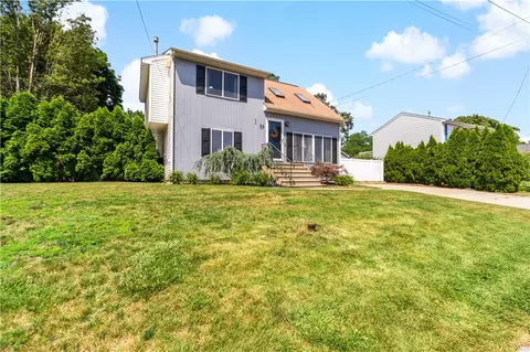 57 Vanstone Ave, Warwick, RI 02889 photo 3