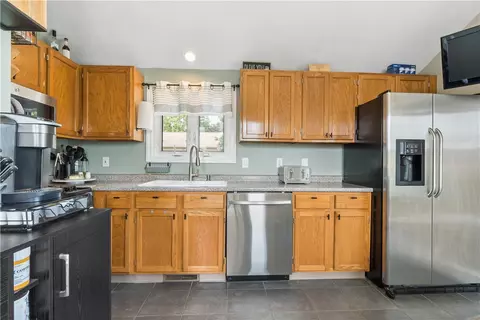 57 Vanstone Ave, Warwick, RI 02889 photo 24
