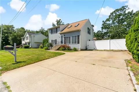 57 Vanstone Ave, Warwick, RI 02889 photo 2