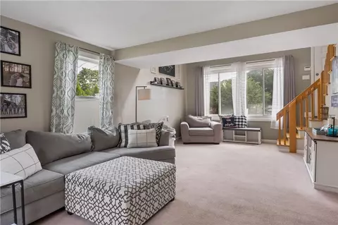 57 Vanstone Ave, Warwick, RI 02889 photo 9