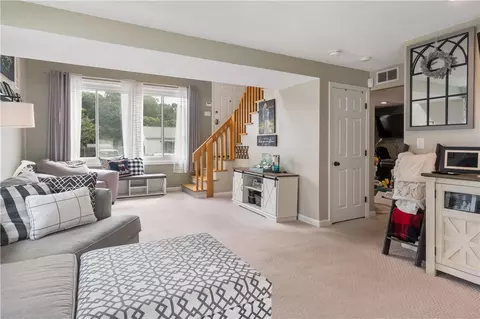 57 Vanstone Ave, Warwick, RI 02889 photo 10