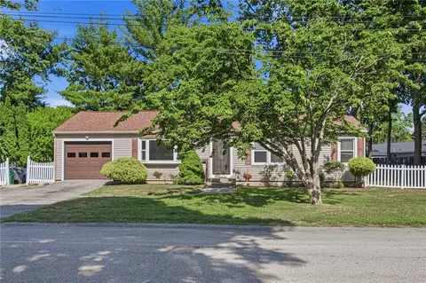 132 Potowomut Rd, East Greenwich, RI 02818
