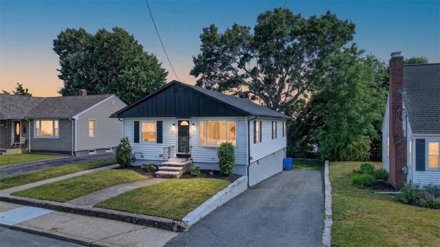 44 Cliff Ave, Cranston, RI 02920