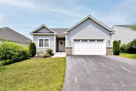 19 Pine Grove Ln, West Greenwich, RI 02817