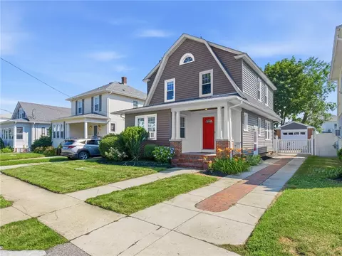 61 Burnside St, Cranston, RI 02910