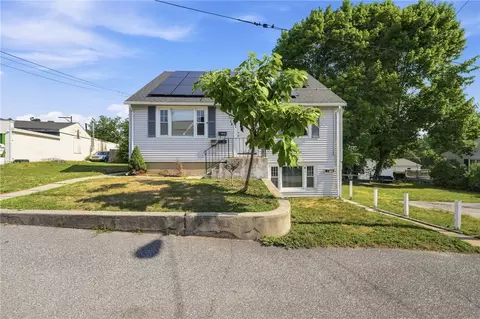 4 Edna St, Johnston, RI 02919