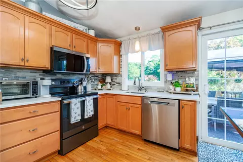 Kitchen - 3 Glendale Ave, Warwick, RI 02889 photo 1 of 3