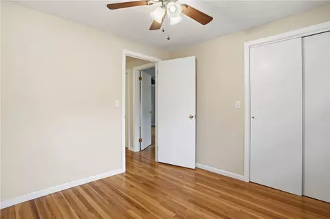 Bedroom - 135 Red Chimney Dr, Warwick, RI 02886 photo 7 of 9