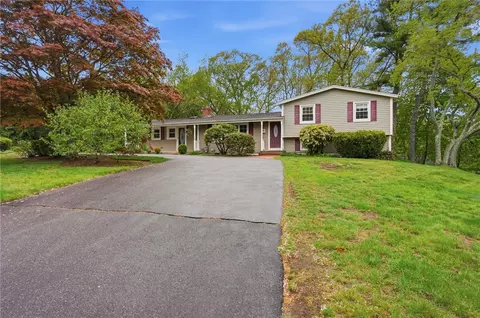 Exterior - 135 Red Chimney Dr, Warwick, RI 02886 photo 2 of 6