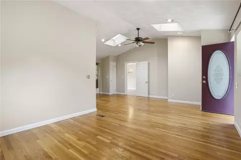 Living - 135 Red Chimney Dr, Warwick, RI 02886 photo 8 of 12
