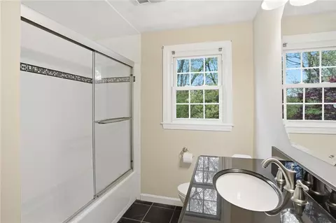 Bath - 135 Red Chimney Dr, Warwick, RI 02886 photo 2 of 3