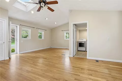 Living - 135 Red Chimney Dr, Warwick, RI 02886 photo 7 of 12