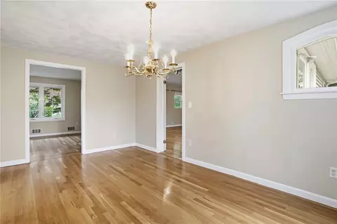 Living - 135 Red Chimney Dr, Warwick, RI 02886 photo 5 of 12