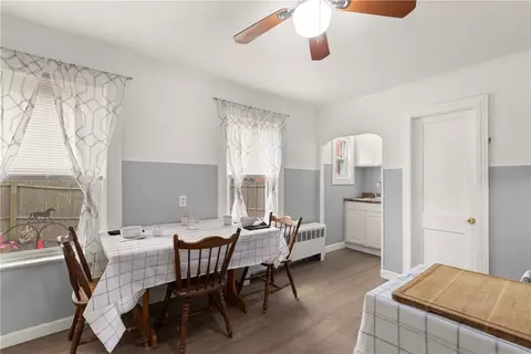 Dining - 25 Davis St, Warren, RI 02885 photo 2 of 3