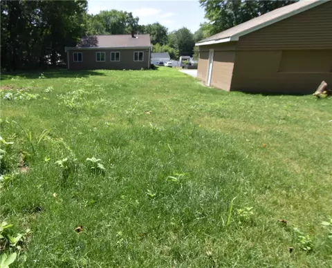 Exterior - 304 Getchell Ave, Woonsocket, RI 02895 photo 5 of 5