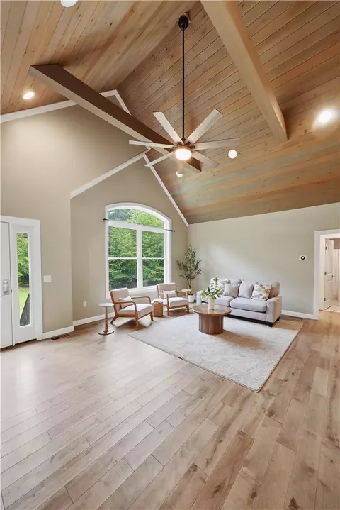 Living - 70 Tripps Corner Rd, Exeter, RI 02822 photo 5 of 6