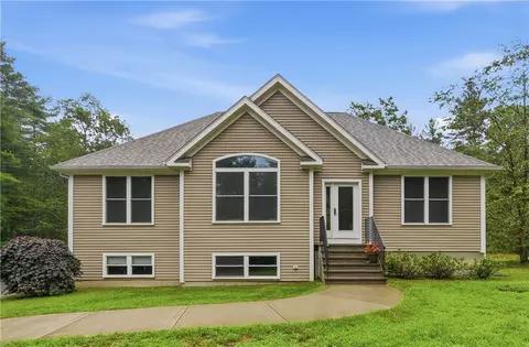 70 Tripps Corner Rd, Exeter, RI 02822