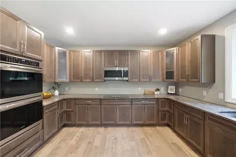 Kitchen - 70 Tripps Corner Rd, Exeter, RI 02822 photo 2 of 2