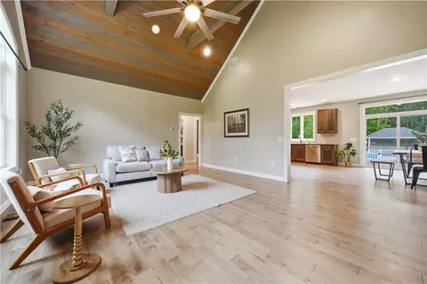 Living - 70 Tripps Corner Rd, Exeter, RI 02822 photo 2 of 6