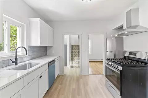 35 Lawrence St, Providence, RI 02909