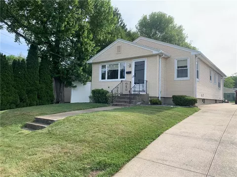 82 Merchant St, North Providence, RI 02911