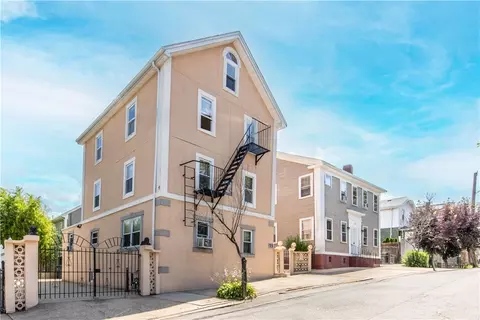 73 Trenton St, Providence, RI 02906