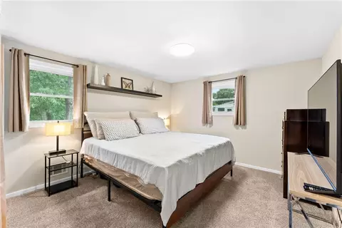 Bedroom - 84 Hilton Rd, Warwick, RI 02889 photo 3 of 6
