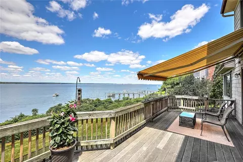 129 Seaside Dr, Jamestown, RI 02835