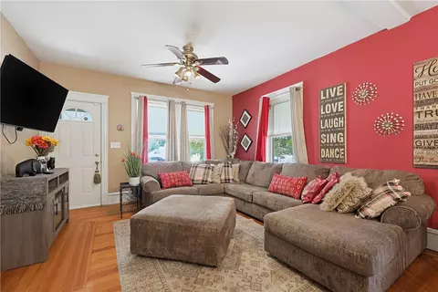 11 Franklin St, North Providence, RI 02904