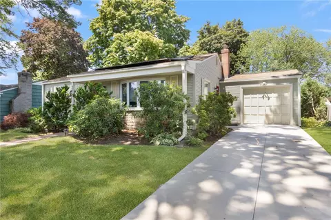 20 Deer St, East Providence, RI 02916