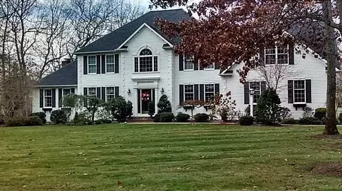 2 Foster Way, East Greenwich, RI 02818