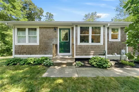 3798 S County Trl, Richmond, RI 02892