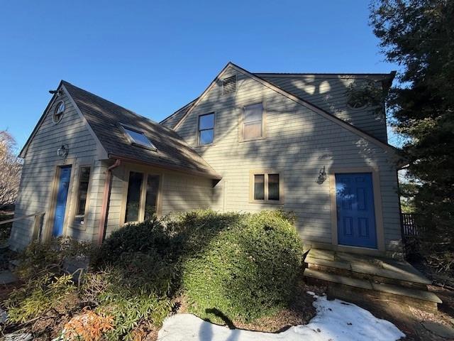 37 Ferry Rd, Saunderstown, RI 02874