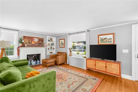 Living - 76 Brewster Dr, Warwick, RI 02889 photo 5 of 5