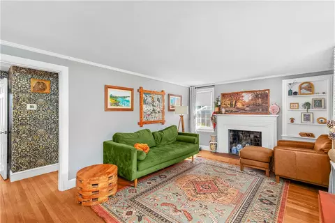 Living - 76 Brewster Dr, Warwick, RI 02889 photo 3 of 5