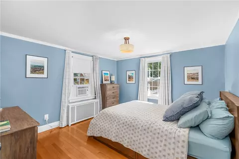 Bedroom - 76 Brewster Dr, Warwick, RI 02889 photo 2 of 4