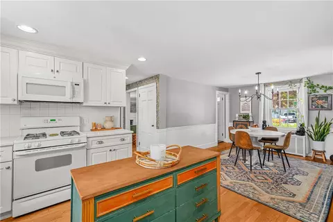 Kitchen - 76 Brewster Dr, Warwick, RI 02889 photo 3 of 5