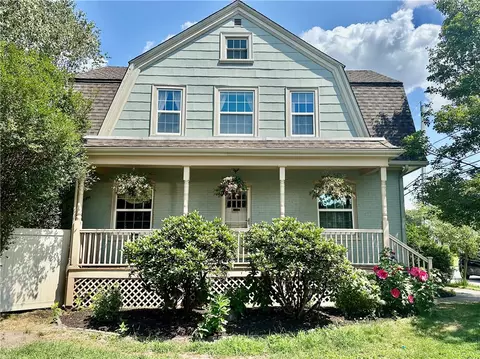 10 Dartmouth St, Pawtucket, RI 02860