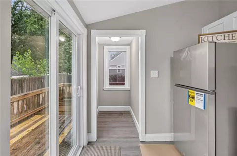 Entry Way - 91 Ash St, Warwick, RI 02888 photo 5 of 8
