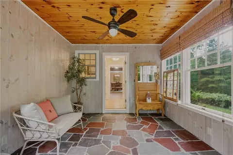Entry Way - 99 Sunderland Rd, Exeter, RI 02822 photo 2 of 2