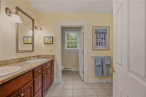 Bath - 99 Sunderland Rd, Exeter, RI 02822 photo 2 of 2