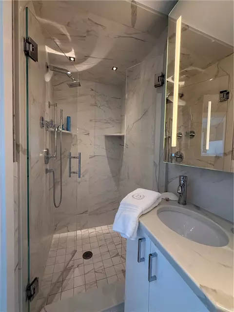 Bath - 16 Fort Rd, Westerly, RI 02891 photo 1 of 2