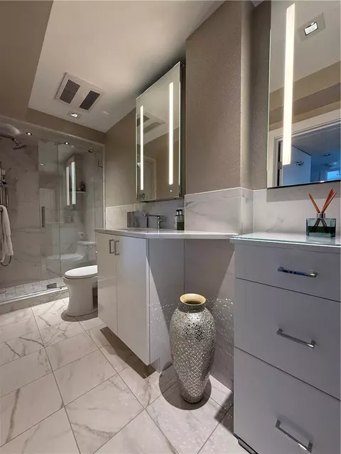 Bath - 16 Fort Rd, Westerly, RI 02891 photo 2 of 2